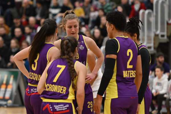 USC Freiburg Eisvögelvs. Göttingen USC Freiburg Eisvögelvs. Göttingen am 17.12.2023 in Freiburg (Unihalle 2), Germany, Photo: Stephan Eckenfels 2023;