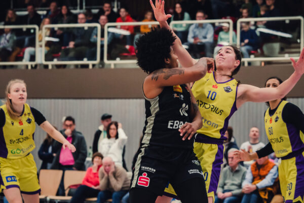 Veilchen Vs. Luchse 6 Veilchen Vs. Luchse 6