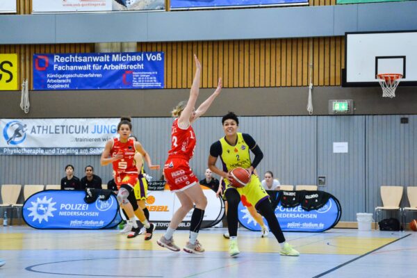 Toyota 1. DBBL, Hauptrunde, 15. Spieltag, Medical Instinct Veilchen BG74 Vs.GiroLive Panthers Osnabrueck 2024-01-14 medical instinct Veilchen BG74 vs. GiroLive Panthers Osnabrueck