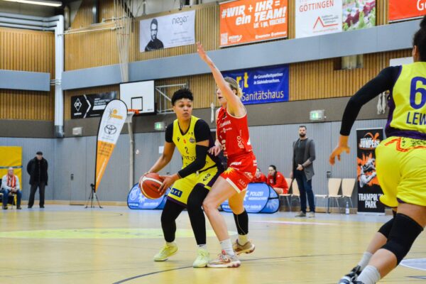 Toyota 1. DBBL, Hauptrunde, 15. Spieltag, Medical Instinct Veilchen BG74 Vs.GiroLive Panthers Osnabrueck 2024-01-14 medical instinct Veilchen BG74 vs. GiroLive Panthers Osnabrueck