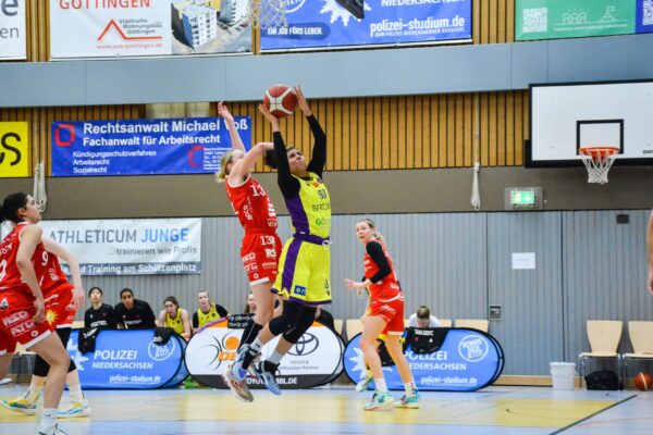 Toyota 1. DBBL, Hauptrunde, 15. Spieltag, Medical Instinct Veilchen BG74 Vs.GiroLive Panthers Osnabrueck 2024-01-14 medical instinct Veilchen BG74 vs. GiroLive Panthers Osnabrueck