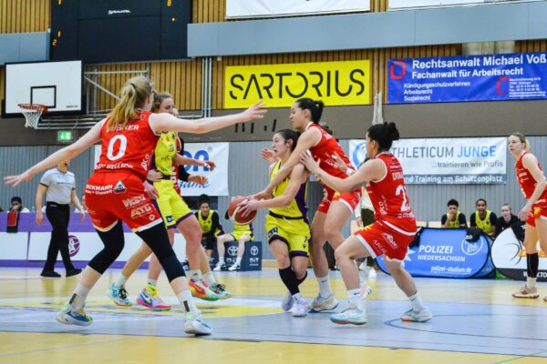 Toyota 1. DBBL, Hauptrunde, 15. Spieltag, Medical Instinct Veilchen BG74 Vs.GiroLive Panthers Osnabrueck 2024-01-14 medical instinct Veilchen BG74 vs. GiroLive Panthers Osnabrueck