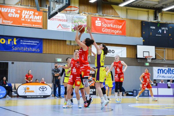 Toyota 1. DBBL, Hauptrunde, 15. Spieltag, Medical Instinct Veilchen BG74 Vs.GiroLive Panthers Osnabrueck 2024-01-14 medical instinct Veilchen BG74 vs. GiroLive Panthers Osnabrueck