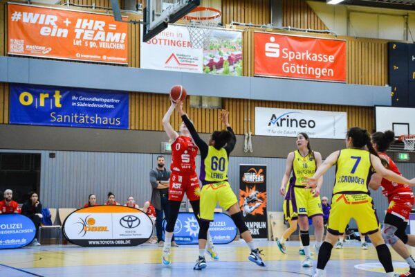 Toyota 1. DBBL, Hauptrunde, 15. Spieltag, Medical Instinct Veilchen BG74 Vs.GiroLive Panthers Osnabrueck 2024-01-14 medical instinct Veilchen BG74 vs. GiroLive Panthers Osnabrueck