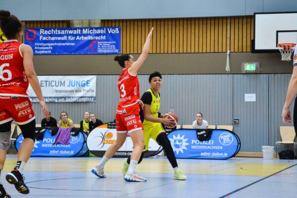 Toyota 1. DBBL, Hauptrunde, 15. Spieltag, Medical Instinct Veilchen BG74 Vs.GiroLive Panthers Osnabrueck 2024-01-14 medical instinct Veilchen BG74 vs. GiroLive Panthers Osnabrueck