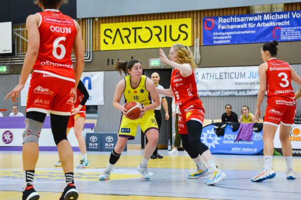 Toyota 1. DBBL, Hauptrunde, 15. Spieltag, Medical Instinct Veilchen BG74 Vs.GiroLive Panthers Osnabrueck 2024-01-14 medical instinct Veilchen BG74 vs. GiroLive Panthers Osnabrueck