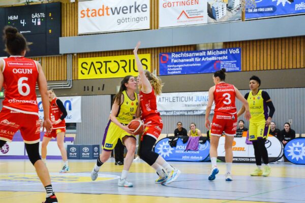 Toyota 1. DBBL, Hauptrunde, 15. Spieltag, Medical Instinct Veilchen BG74 Vs.GiroLive Panthers Osnabrueck 2024-01-14 medical instinct Veilchen BG74 vs. GiroLive Panthers Osnabrueck