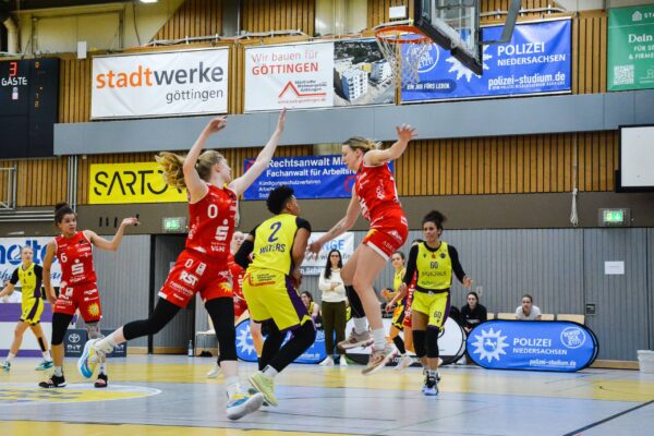 Toyota 1. DBBL, Hauptrunde, 15. Spieltag, Medical Instinct Veilchen BG74 Vs.GiroLive Panthers Osnabrueck 2024-01-14 medical instinct Veilchen BG74 vs. GiroLive Panthers Osnabrueck